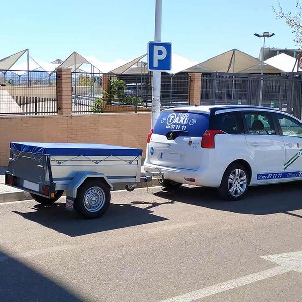 Radio Taxi Mérida vehículo con remolque